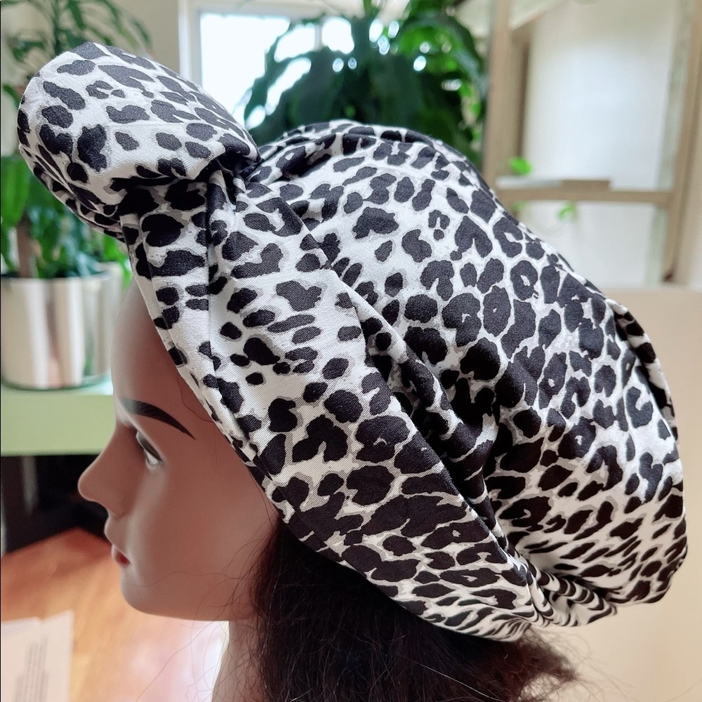 Black and white Knot Turban - Picture 2 of 3